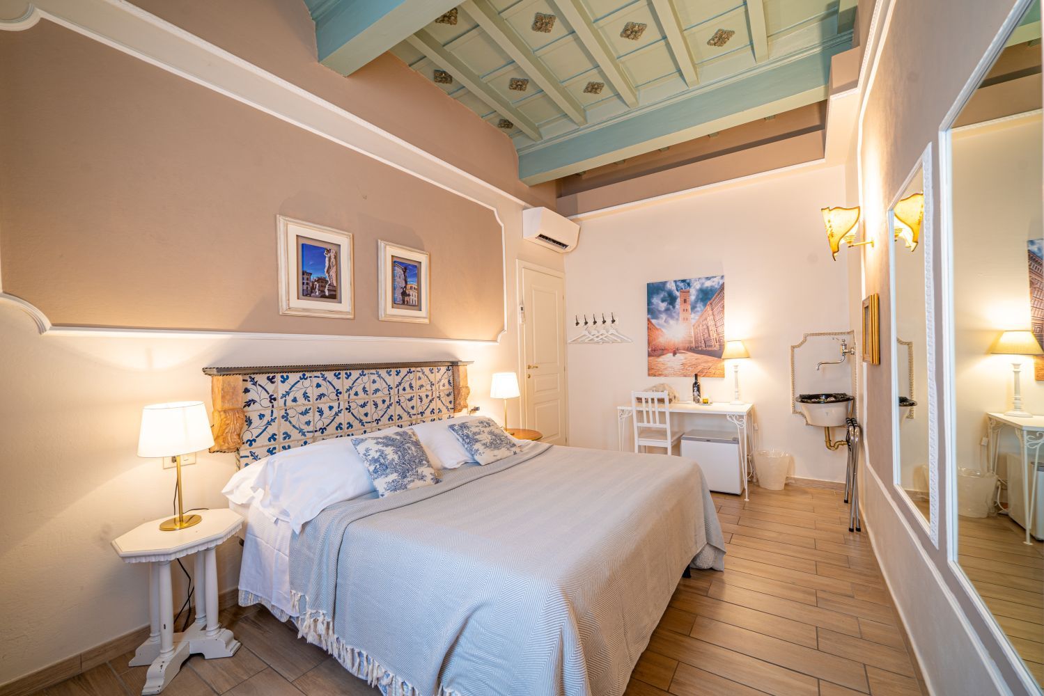 B&B Florence Center Accommodation | The Golden Suite